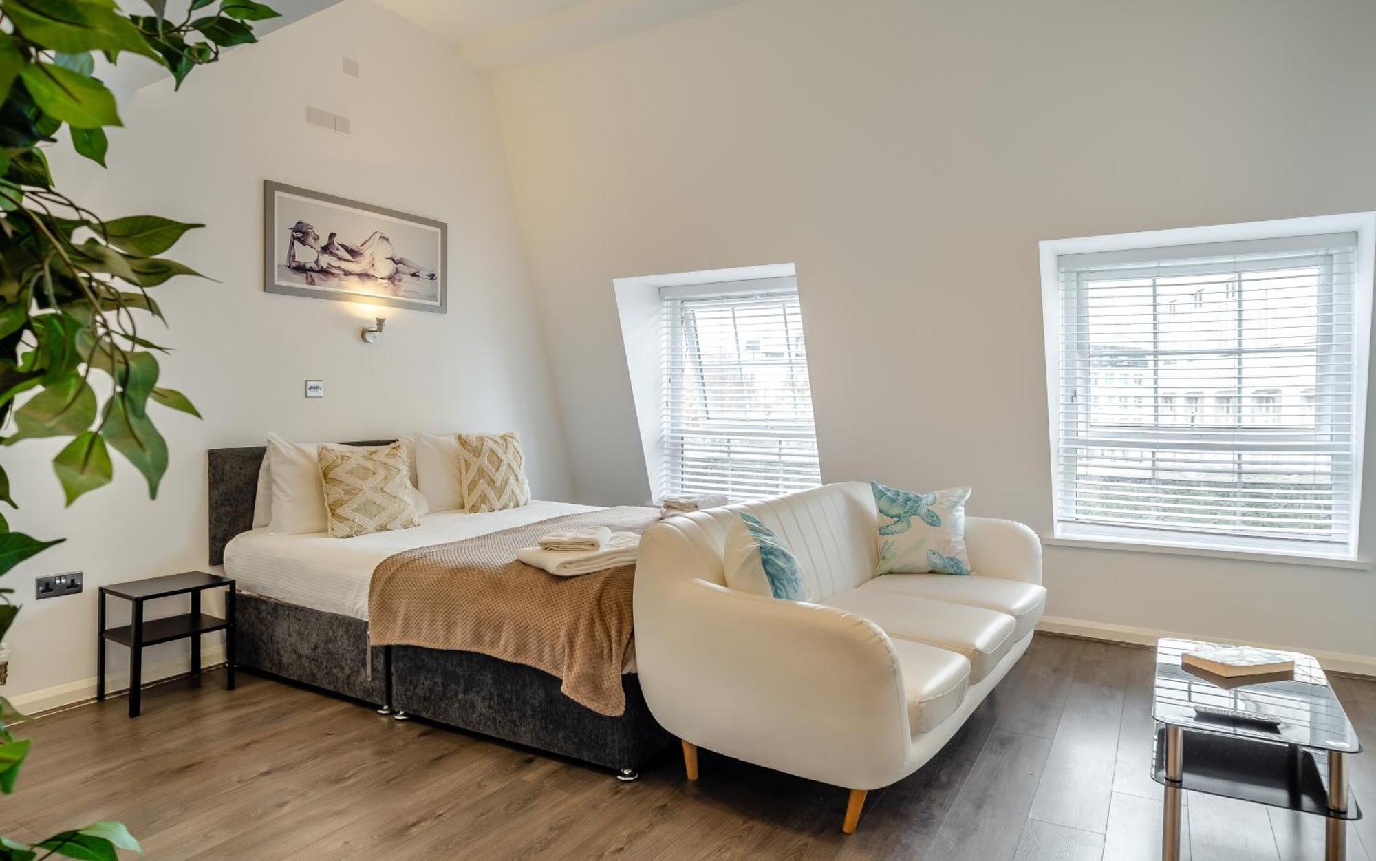פלימות' Foxhouse Studio Apartments מראה חיצוני תמונה