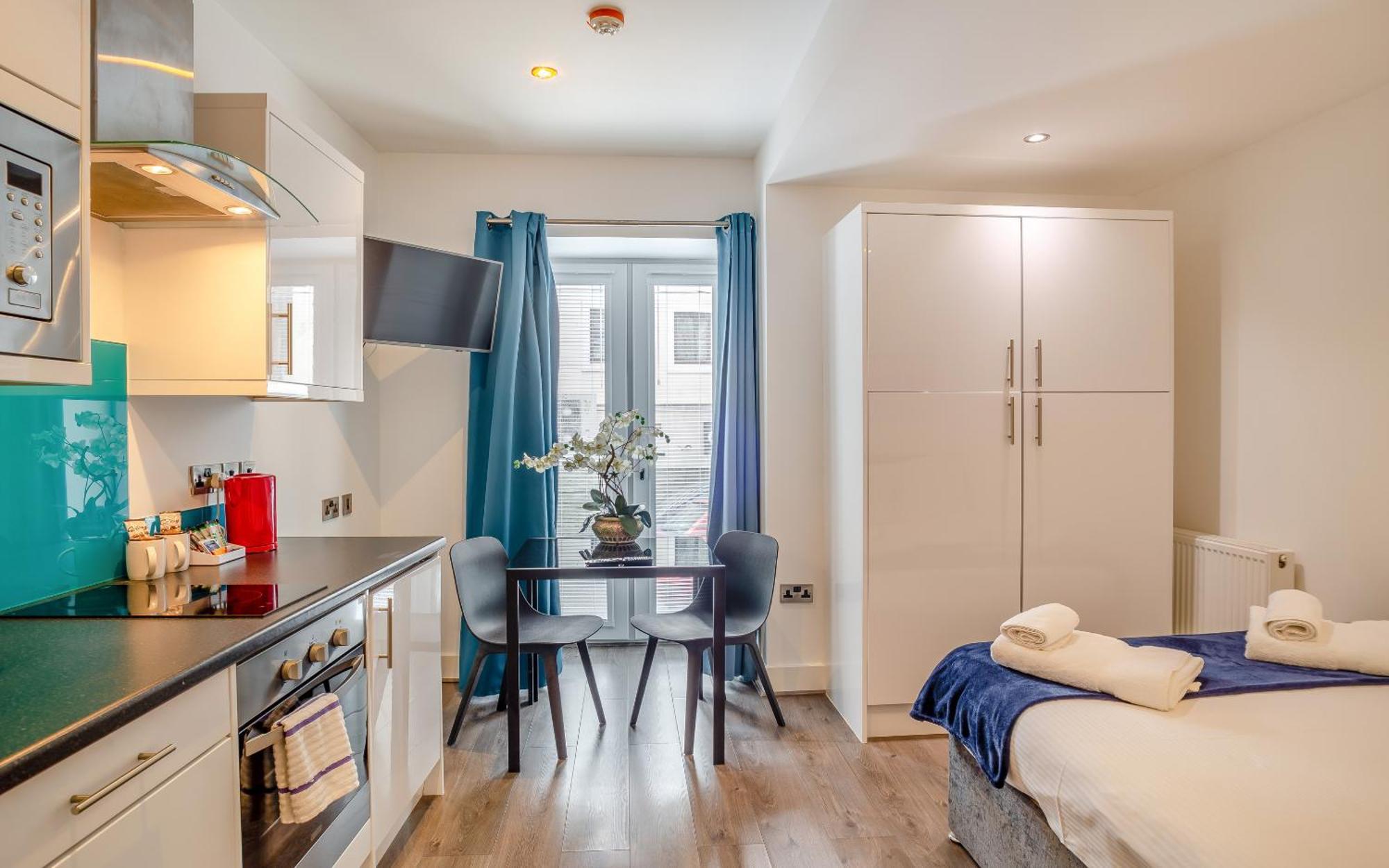 פלימות' Foxhouse Studio Apartments מראה חיצוני תמונה