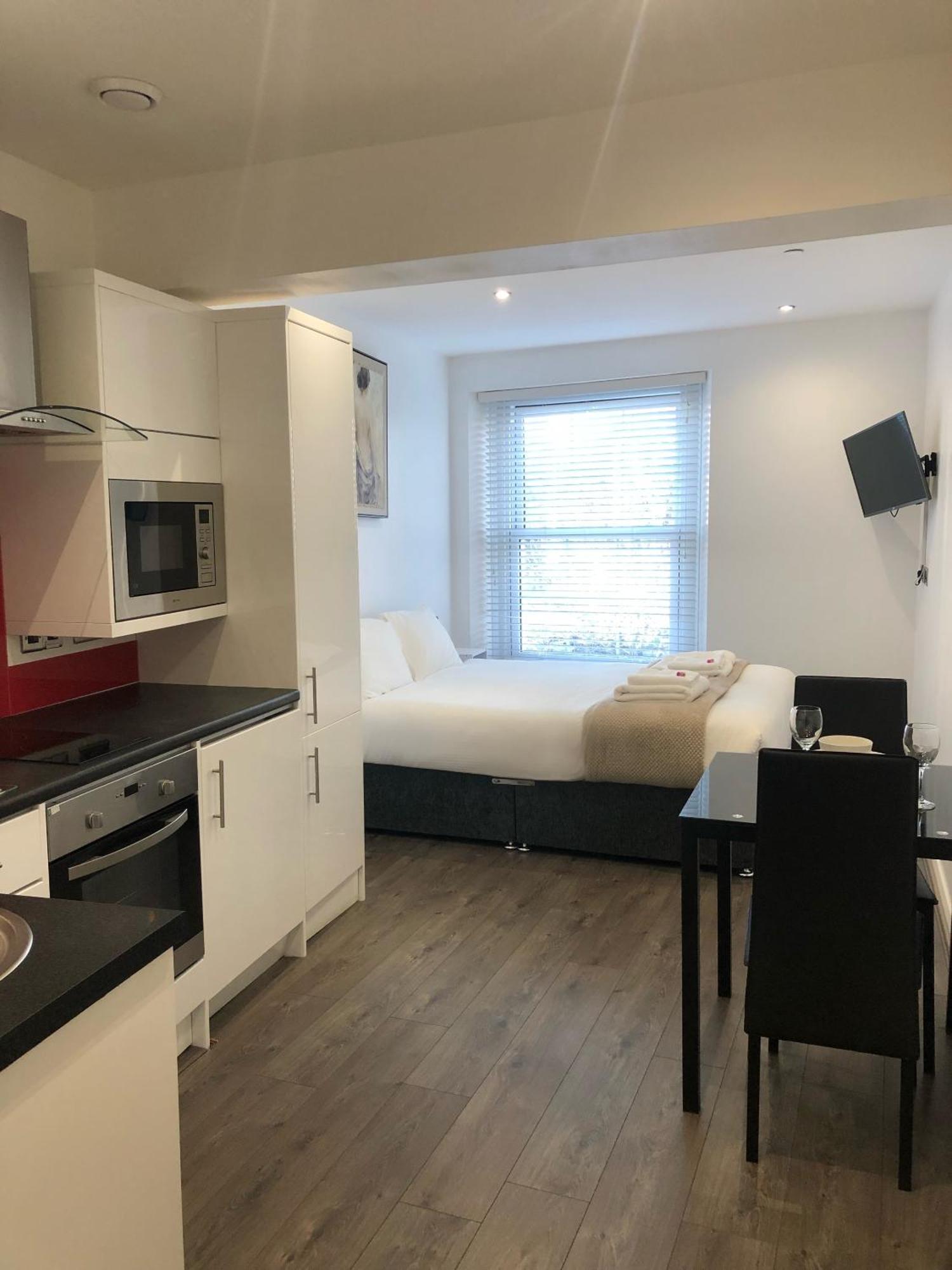 פלימות' Foxhouse Studio Apartments מראה חיצוני תמונה