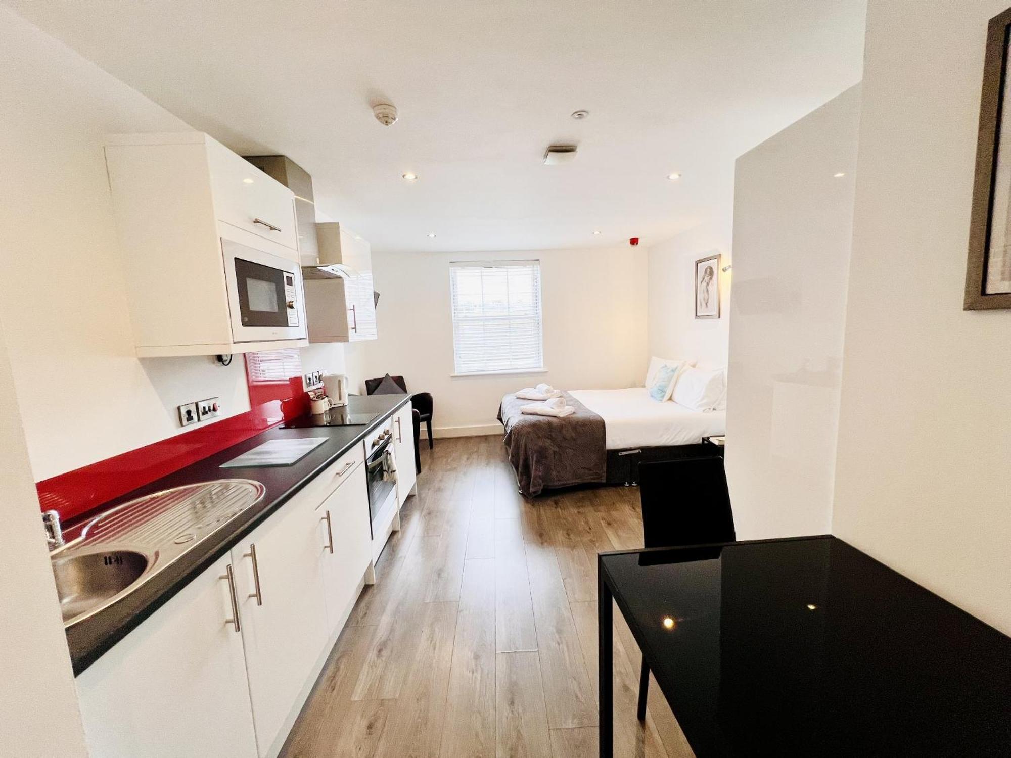 פלימות' Foxhouse Studio Apartments חדר תמונה