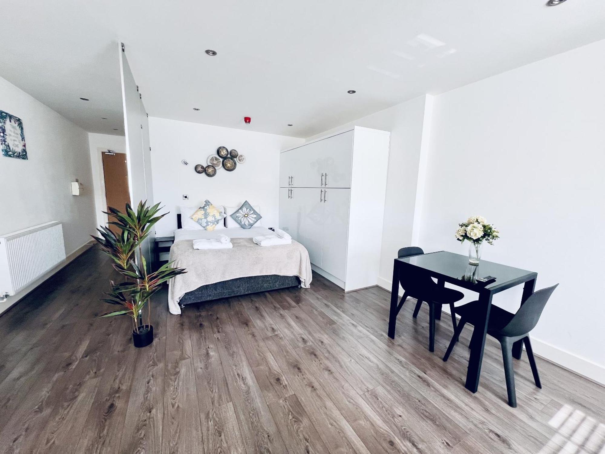 פלימות' Foxhouse Studio Apartments מראה חיצוני תמונה