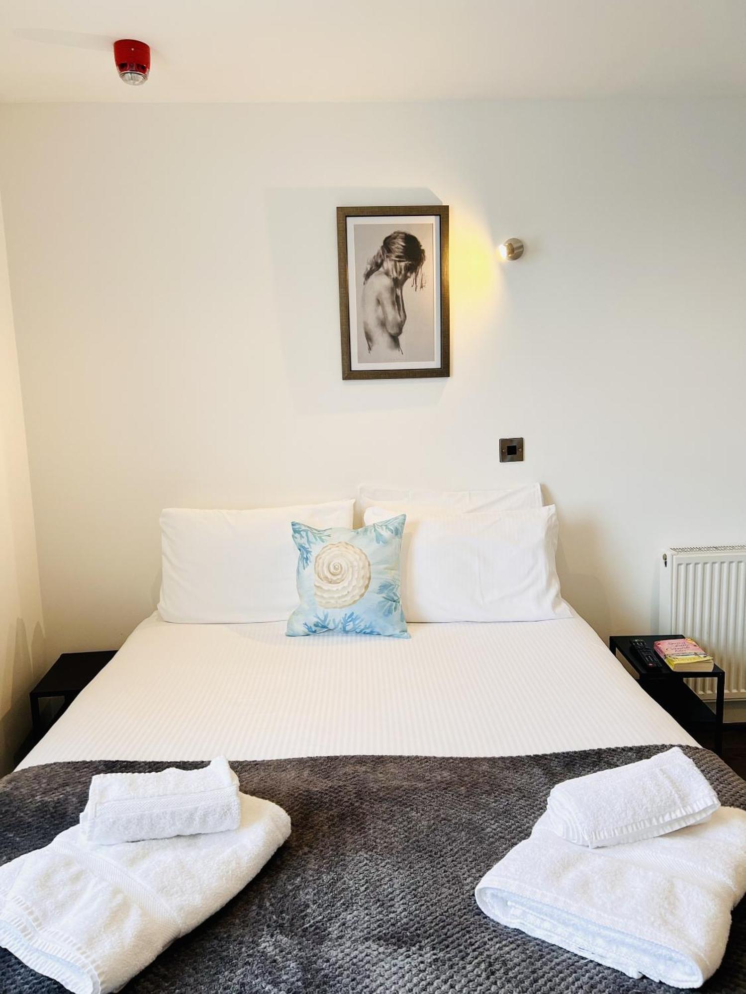 פלימות' Foxhouse Studio Apartments חדר תמונה
