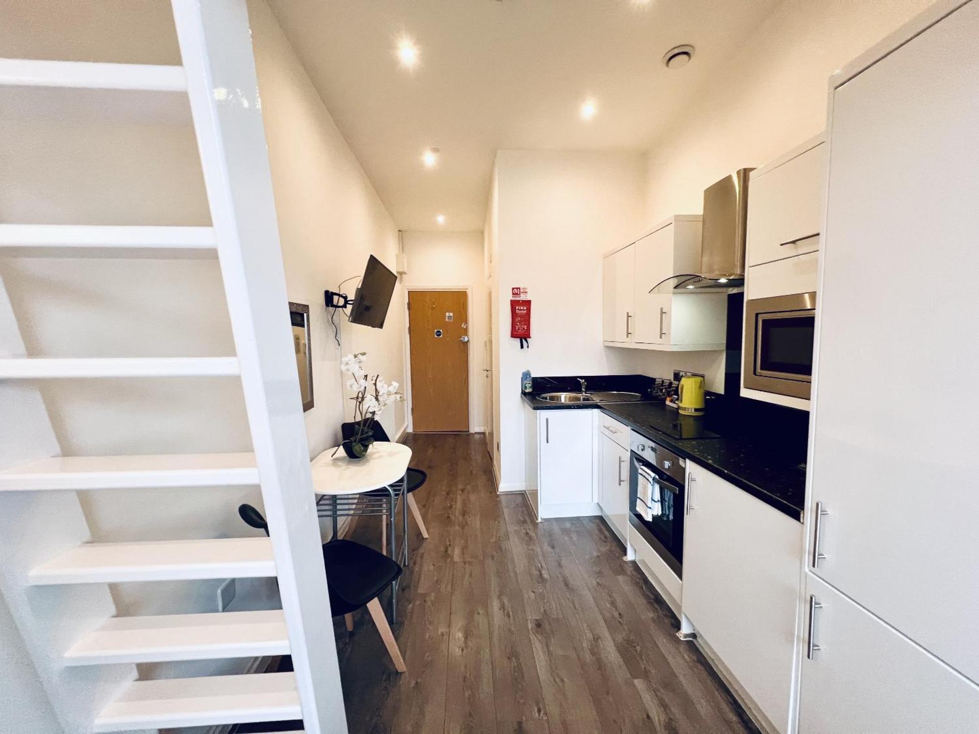 פלימות' Foxhouse Studio Apartments מראה חיצוני תמונה